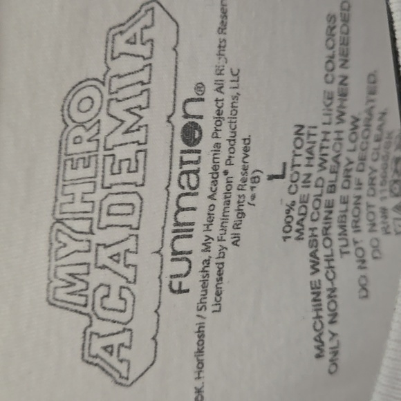 My Hero Academia T-shirt - Picture 3 of 3